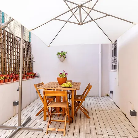 Modern Close To The Sea With Patio! * Livorno